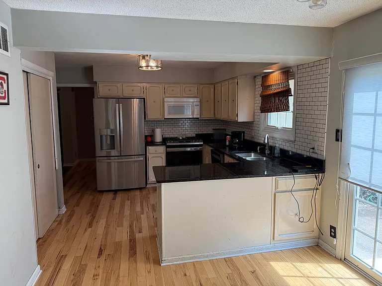 130 Lexington Ct — Photo 4