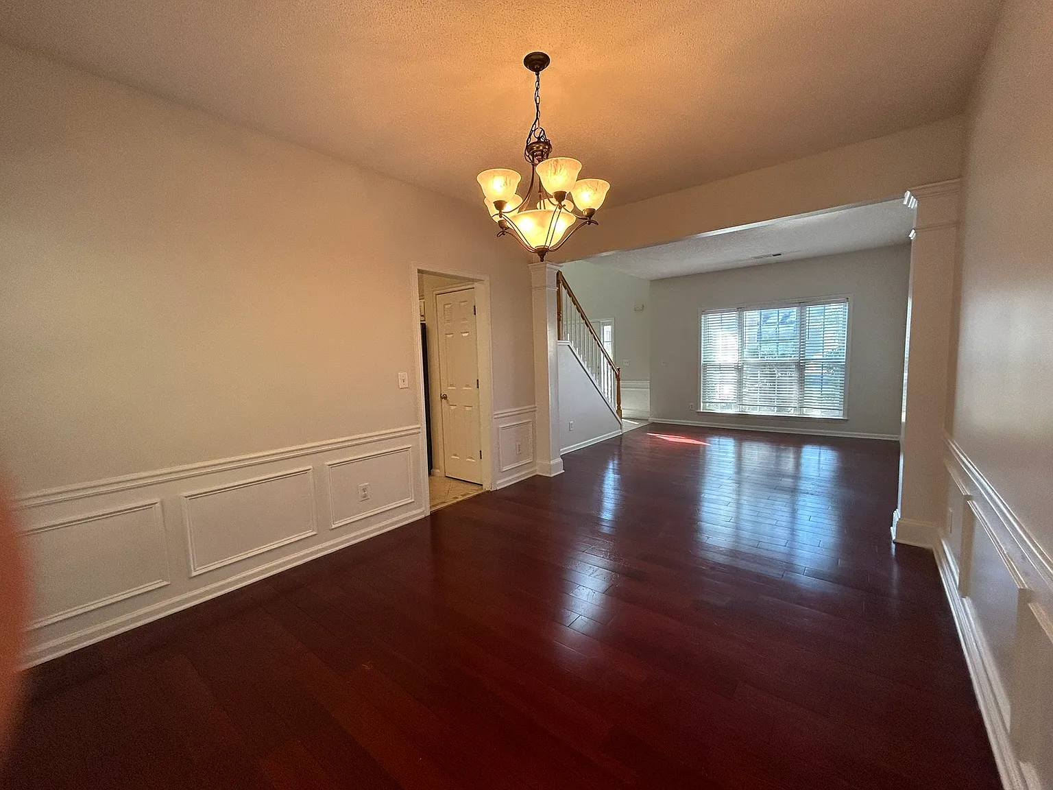 4 bed, 2.5 bath, 2340 sqft, $2,495 — Photo 3