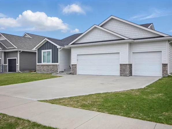 519 Alpha St NW, Bondurant, IA 50035