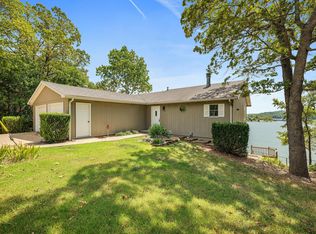 370 6th Ave, Ridgedale, MO 65739