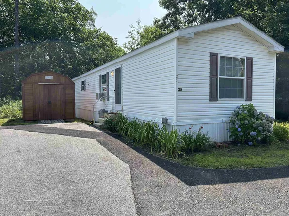 25 Evergreen Terrace, Lee, NH 03861