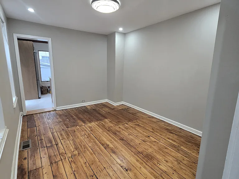 161 Mifflin St — Photo 9