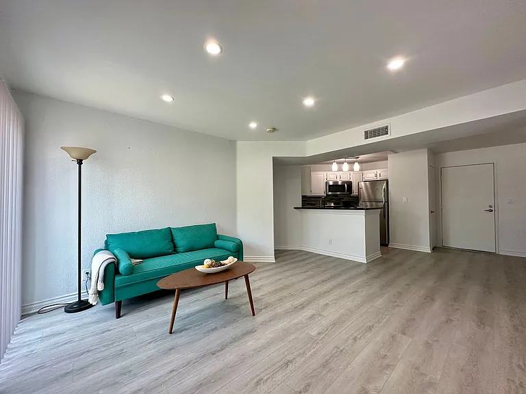 2330 North Cahuenga, LP — Photo 7