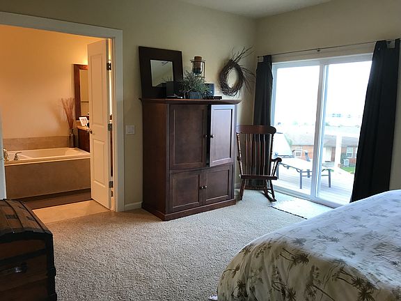 4th image of 9205 Red Cliff Dr NW