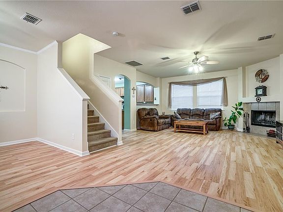 3rd image of 1401 Bankston Dr
