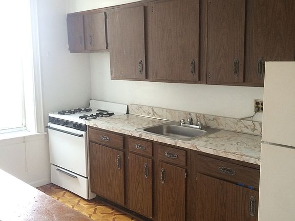 4th image of 3215 43rd St APT 16