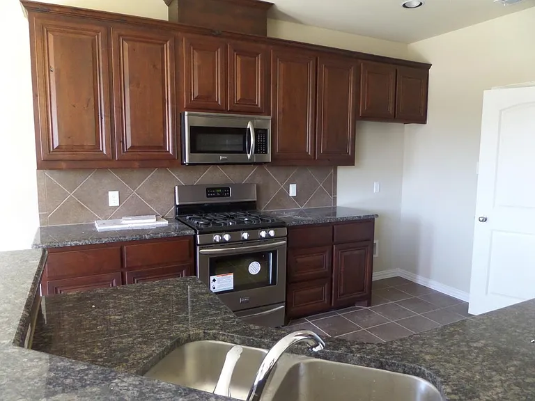 4618 Ladyfern Way #4618 — Photo 2