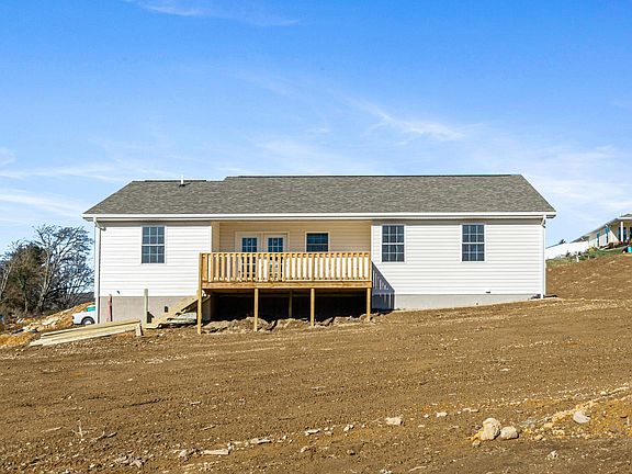 4th image of 220 Spring Meadow Dr