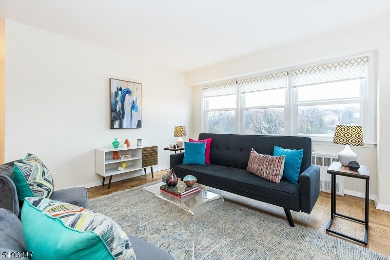 1st image of 415 Claremont Ave APT 4E