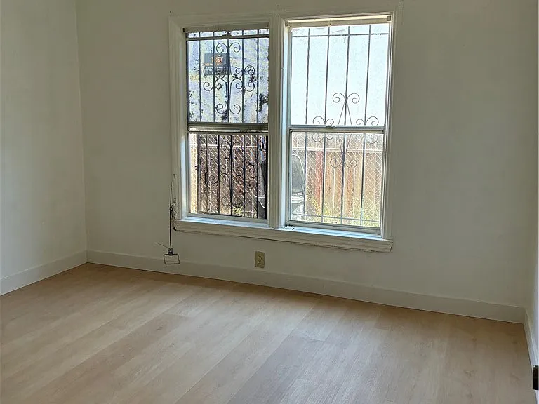 928 W 78th St — Photo 3