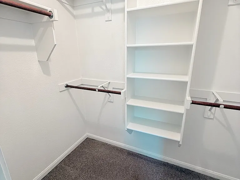 2345 Aurora Dr — Photo 17