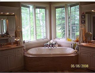 3rd image of 700 Bluegrass Dr W