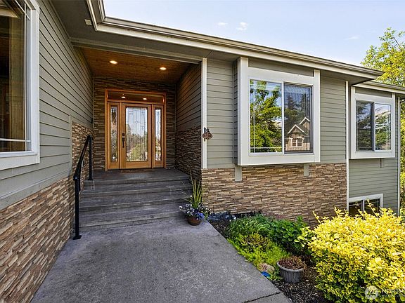 3rd image of 3202 170th Avenue E