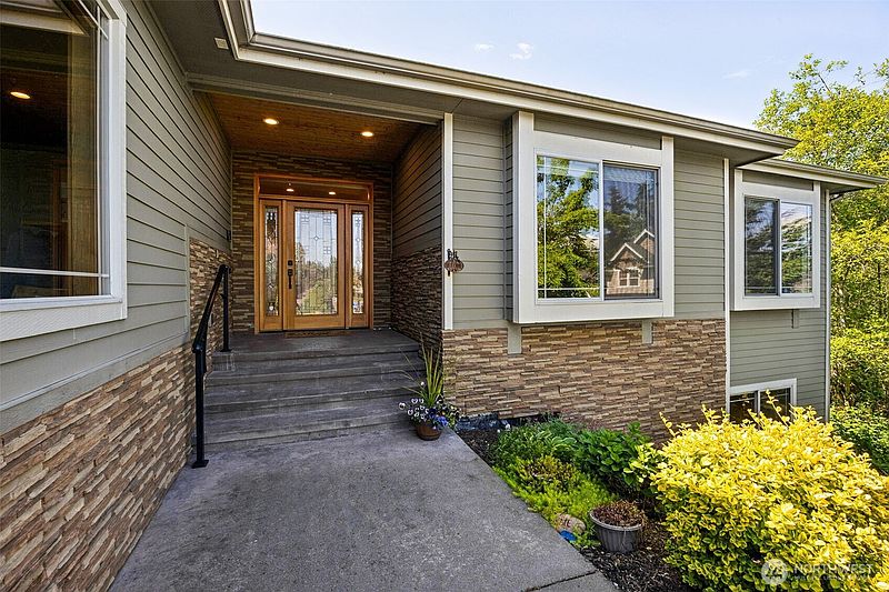 3rd image of 3202 170th Avenue E