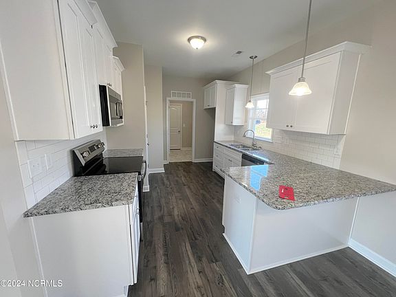 4th image of 305 Fynloch Chase Drive
