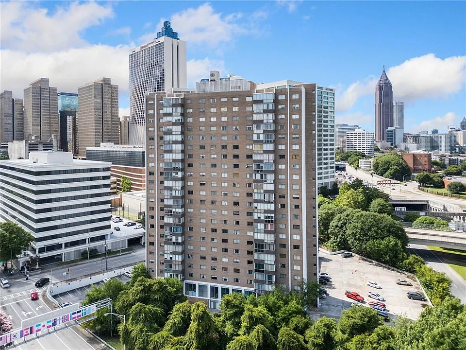 215 Piedmont Ave NE #2002