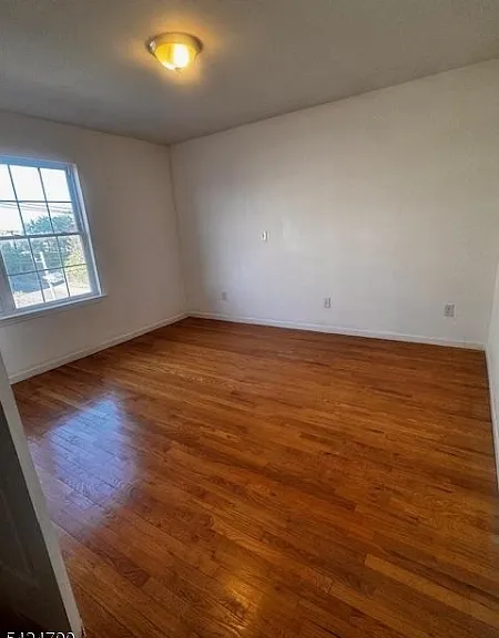 81-83 Hawthorne Ave #3 — Photo 15