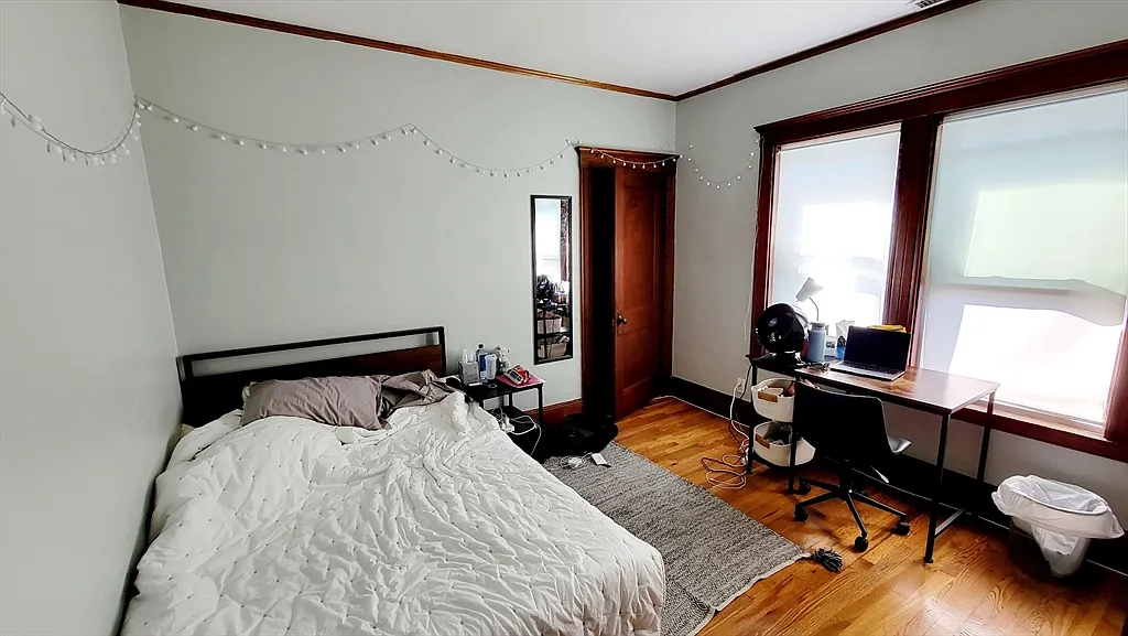 5 bed, 2.0 bath, 1800 sqft, $6,750 — Photo 4