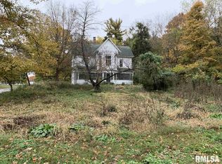 310 W Sycamore St, Kinmundy, IL 62854