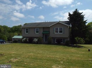 11 Tyler Dr, Pine Grove, PA 17963