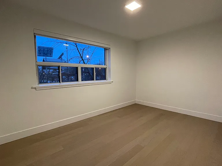 1051 Victoria Park Ave — Photo 16