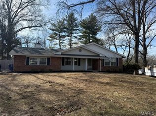 12586 Sunview Dr, Saint Louis, MO