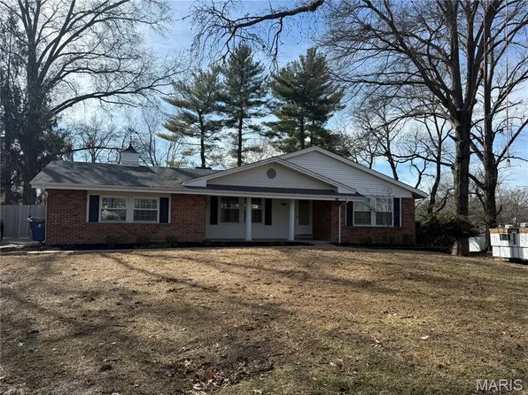 12586 Sunview Dr, Saint Louis, MO 63146