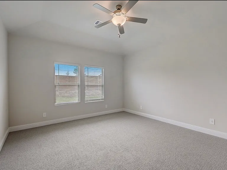 410 Stagg St — Photo 5