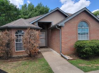 2811 Baze Rd, Euless, TX 76039