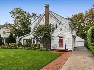 78 S Lewis Pl, Rockville Centre, NY 11570