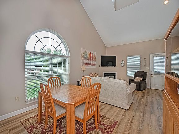 5th image of 7036 Clubview Dr
