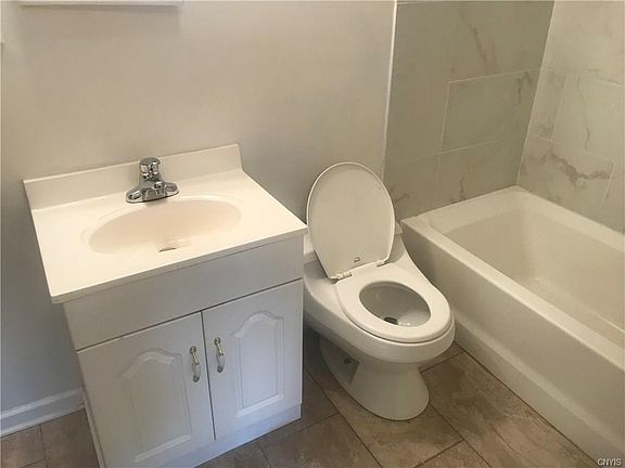 3rd image of 832 Park St