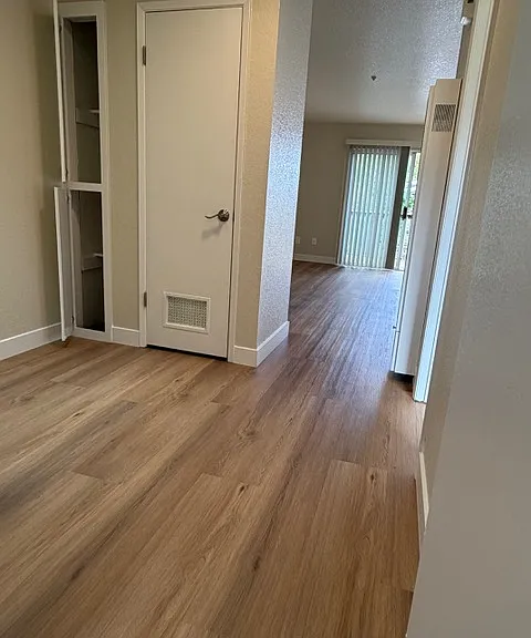 North Dutton Place Apartments — Photo 18
