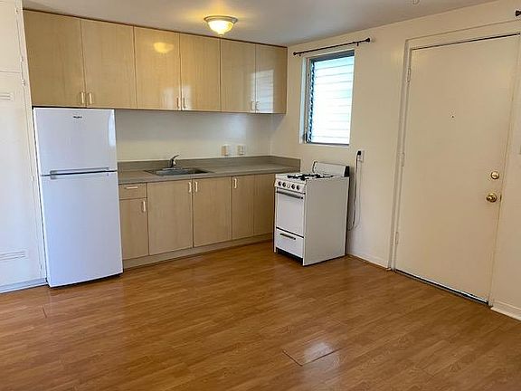2nd image of 809 Kinau St