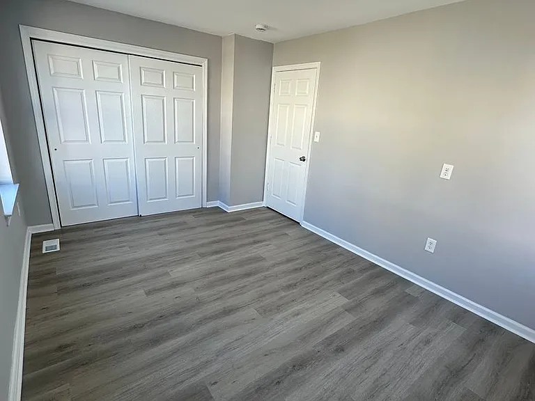 2242 Latona St — Photo 9