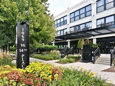 1069 W 14th Pl Unit 204, Chicago, IL, 60608