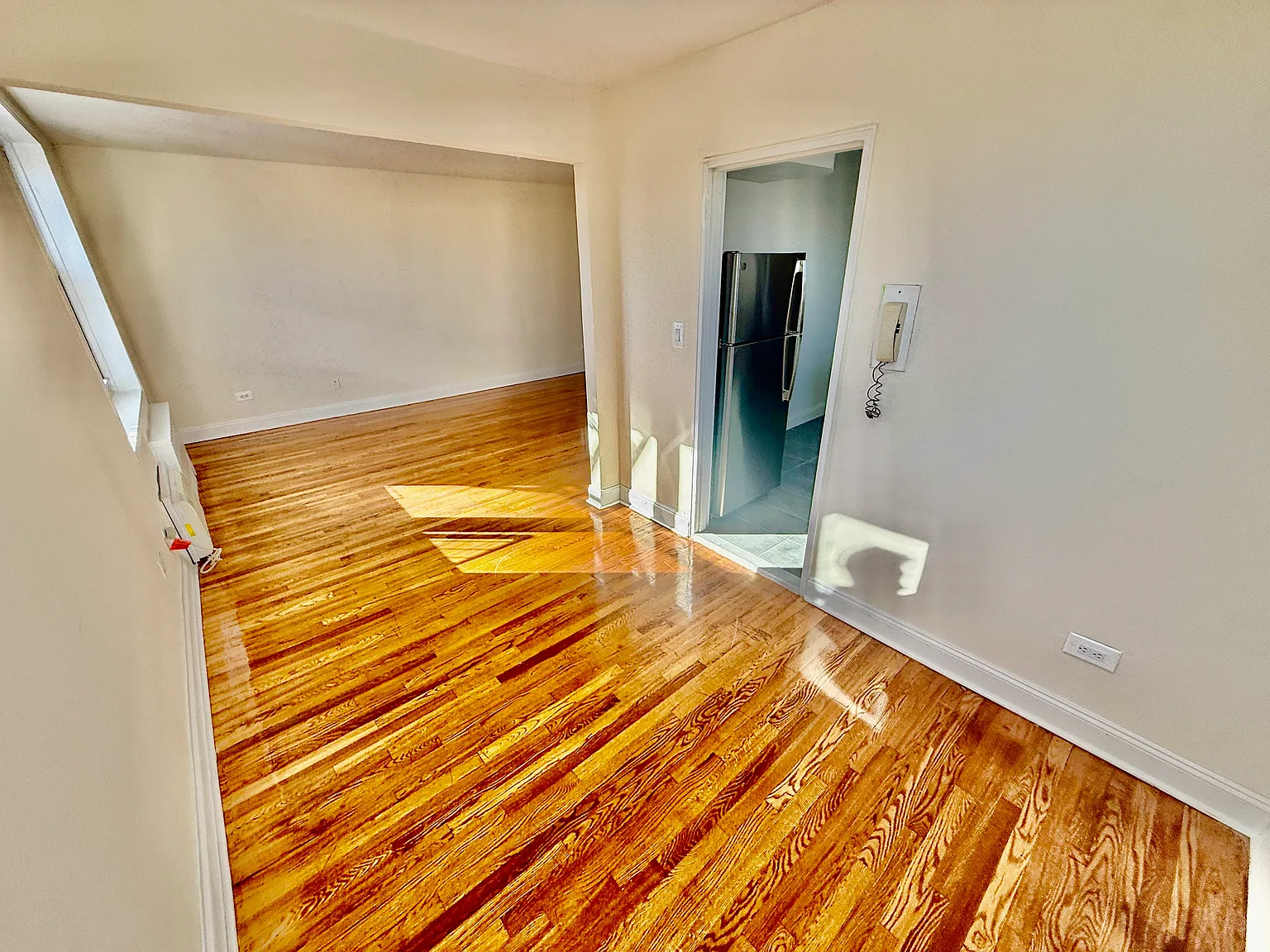 2 bed, 1.5 bath, 1025 sqft, $2,849 — Photo 3
