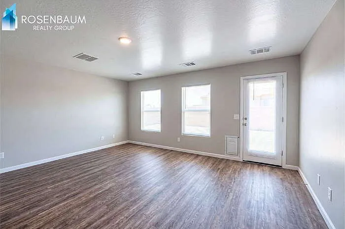 15196 S Avalon Rd — Photo 3