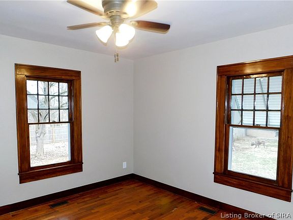 3rd image of 106 Reid Avenue