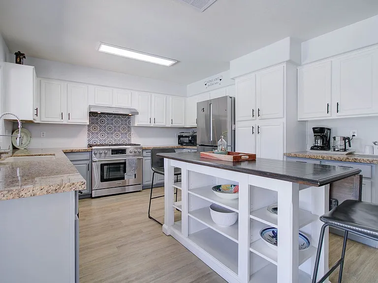 2576 E Brooks St — Photo 29