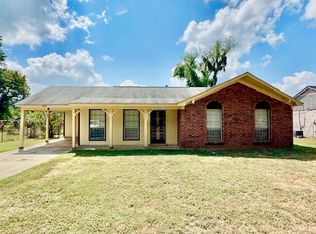 1217 Western Park Dr, Memphis, TN 38109