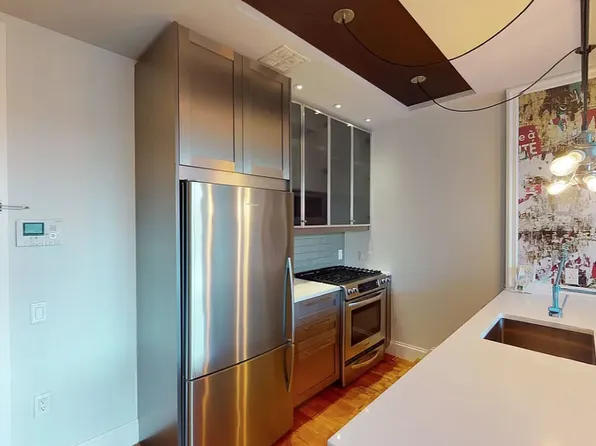 395 Leonard Street image 1 of 23