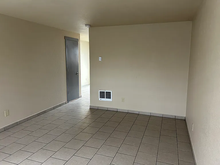 1765 Queen Ave SW — Photo 7