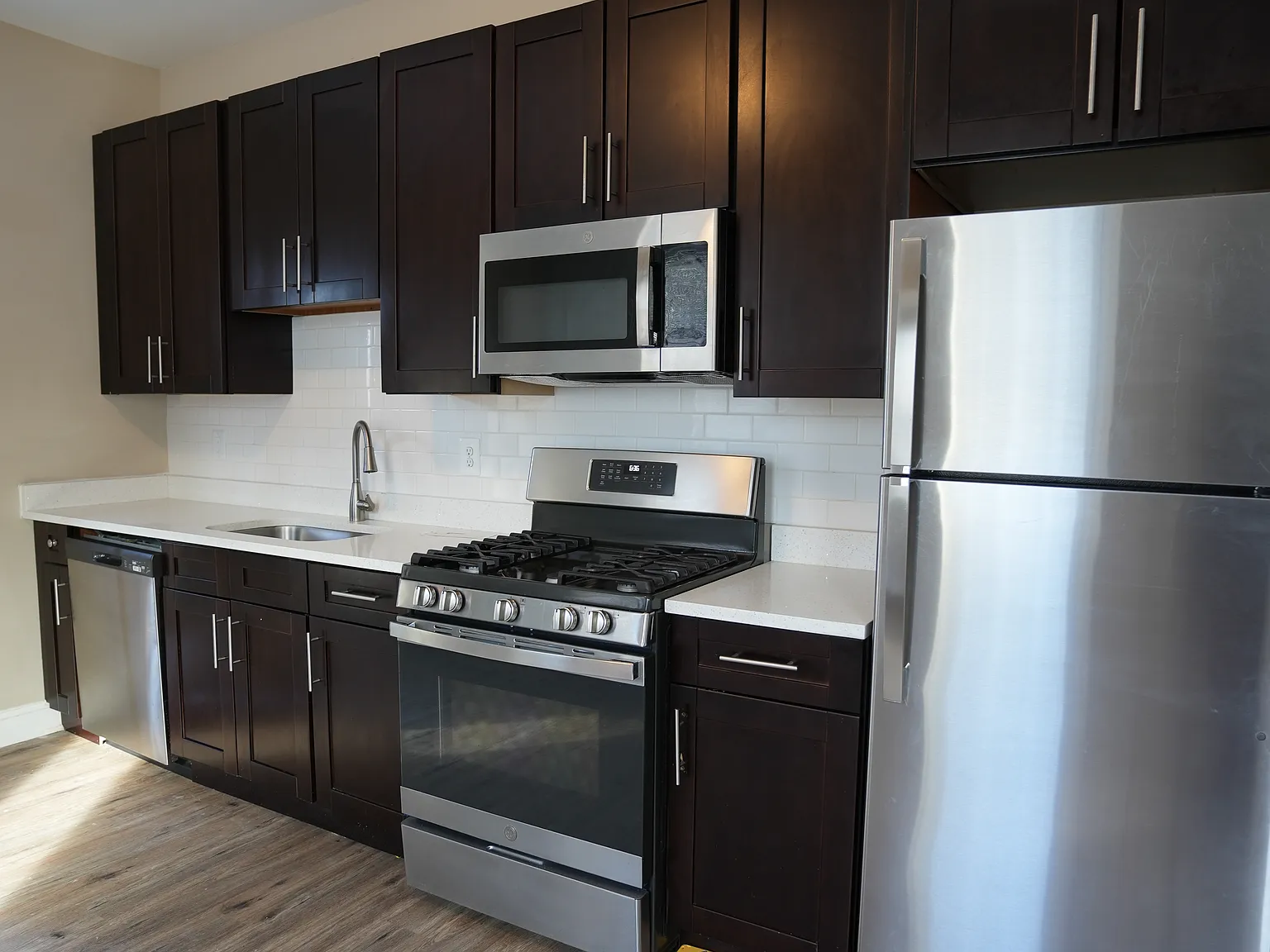 3 bed, 1.5 bath, $2,000 — Photo 4