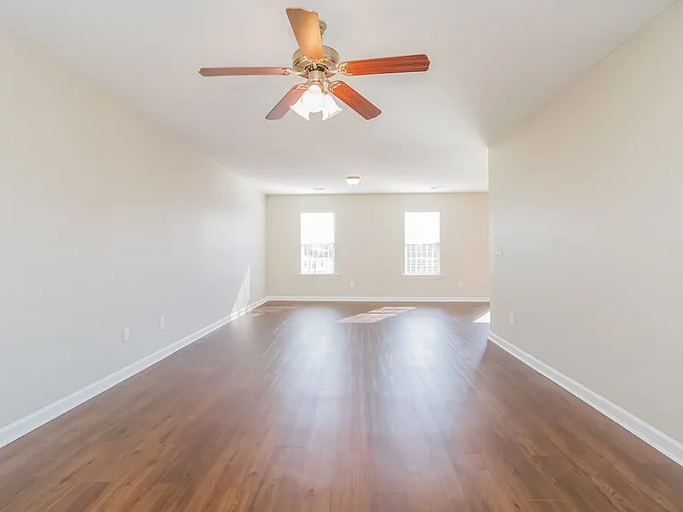 1057 Tammy Sue Ln — Photo 2