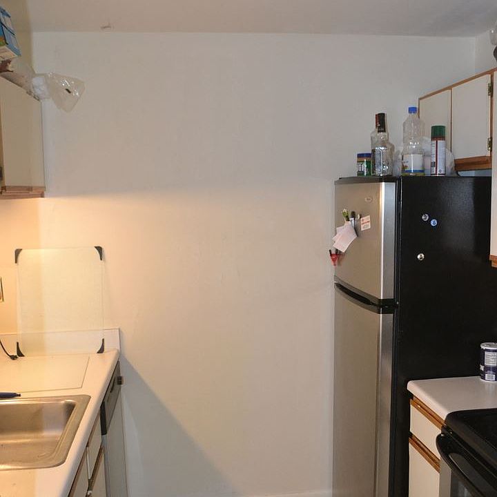 2nd image of 220 Elm St APT 403