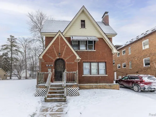 56 Waldo St, Pontiac, MI 48341