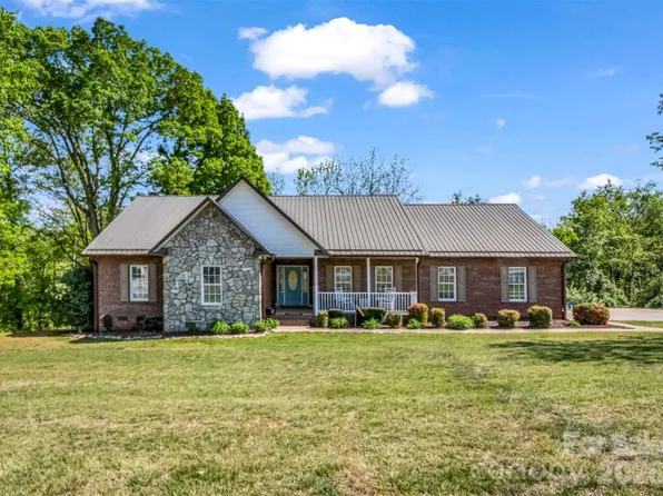 158 Shady Woods Ln, Rutherfordton, NC 28139
