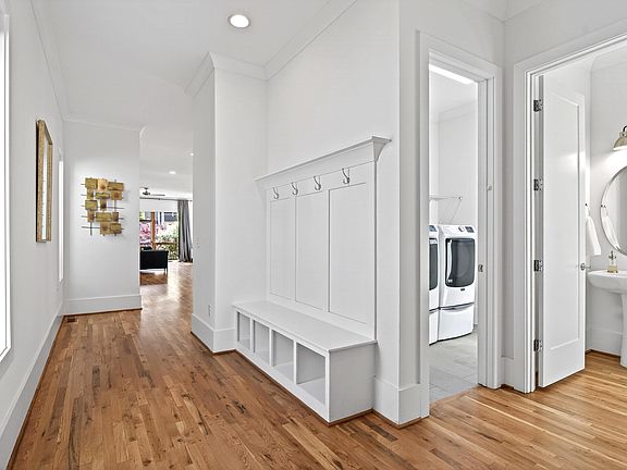 4th image of 511 Grove Ave