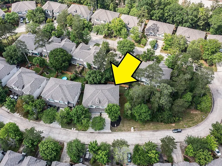 39 E Burberry Cir — Photo 2